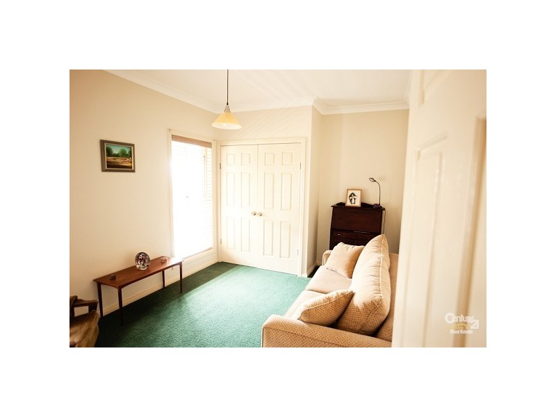 5 Grosvenor Place, Valentine NSW 2280