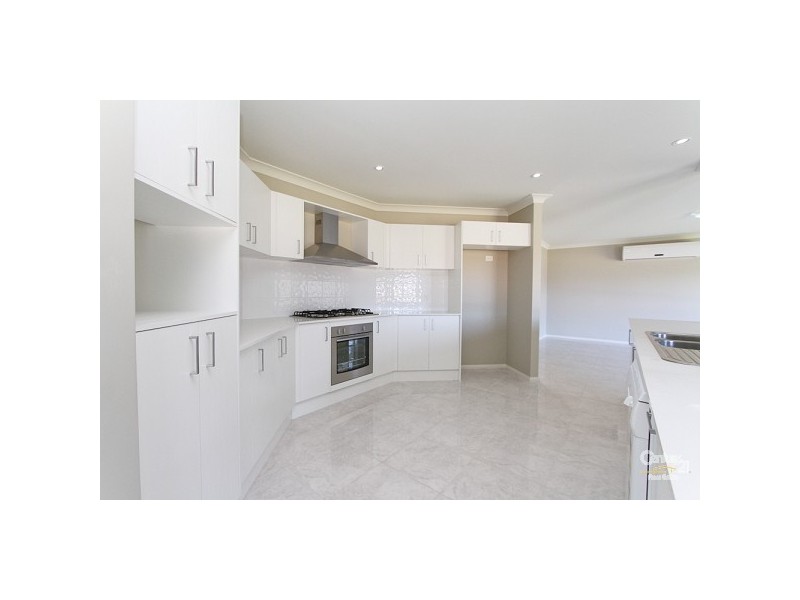 10 Maximillian Drive, Floraville NSW 2280