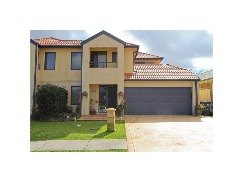 2/18 Geraldton Drive, Redhead NSW 2290