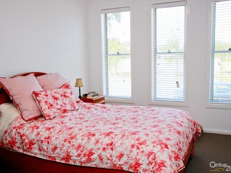 30 John Darling Avenue, Belmont North NSW 2280