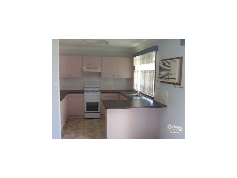 2/38 Connaught Road, Valentine NSW 2280