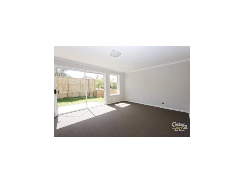 35 Harmony Crescent, Mount Hutton NSW 2290