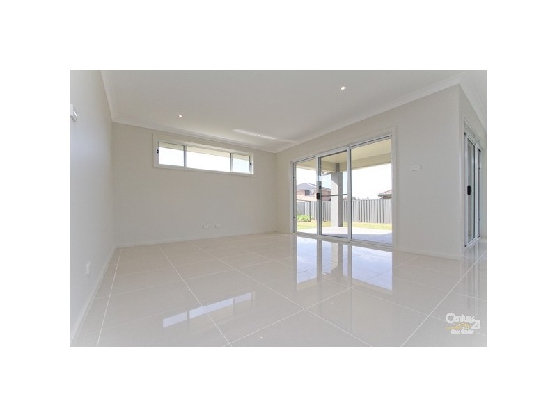 22 John Darling, Belmont North NSW 2280