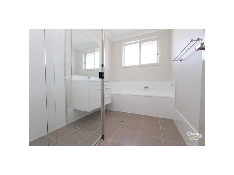 22 John Darling, Belmont North NSW 2280