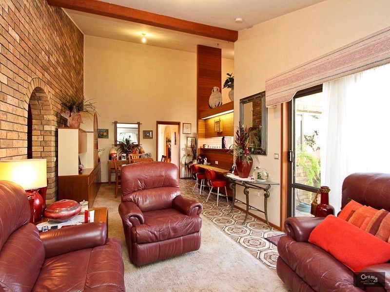 33 Arrowfield Street, Eleebana NSW 2282