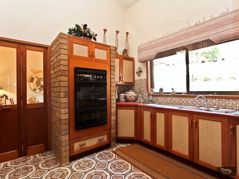 33 Arrowfield Street, Eleebana NSW 2282