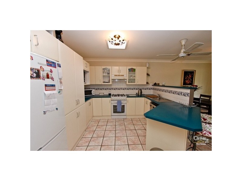 2/1 Tower Close, Valentine NSW 2280