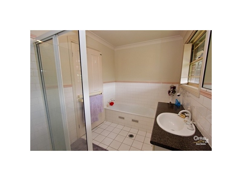 2/1 Tower Close, Valentine NSW 2280