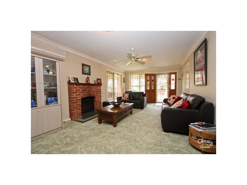 2/1 Tower Close, Valentine NSW 2280