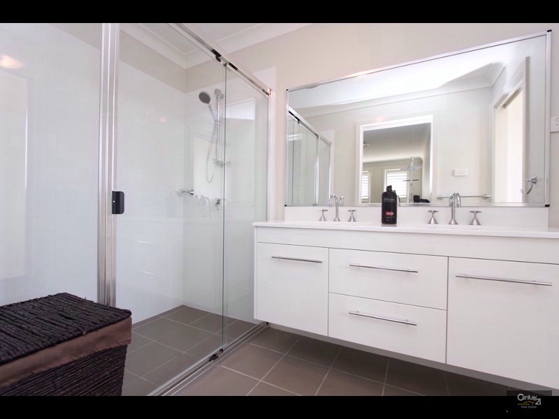 26 John Darling Avenue, Belmont North NSW 2280