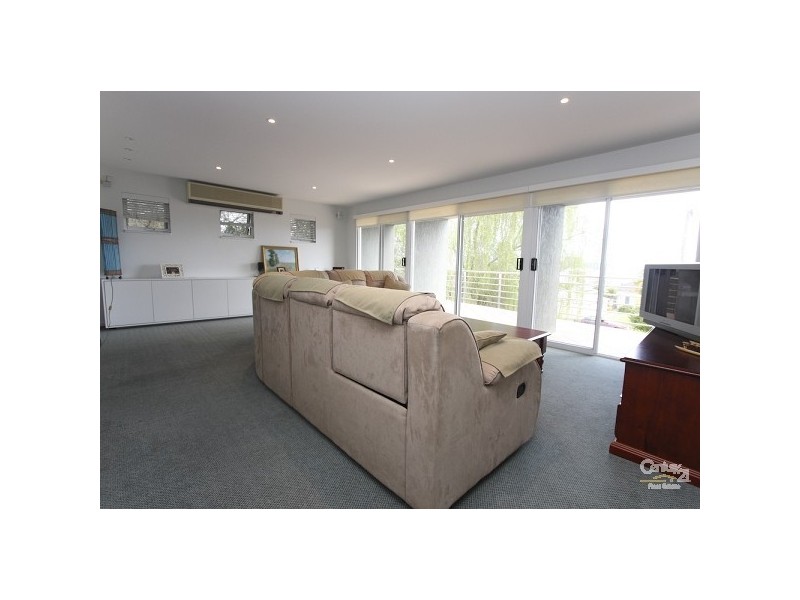64 Dilkera Avenue, Valentine NSW 2280