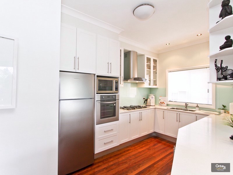 9 Victor Avenue, Valentine NSW 2280
