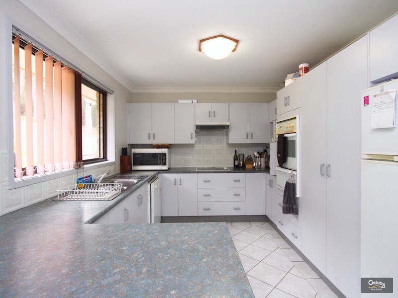 33 Broughton Way, Lakelands NSW 2282