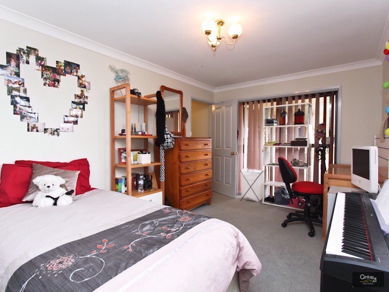 33 Broughton Way, Lakelands NSW 2282