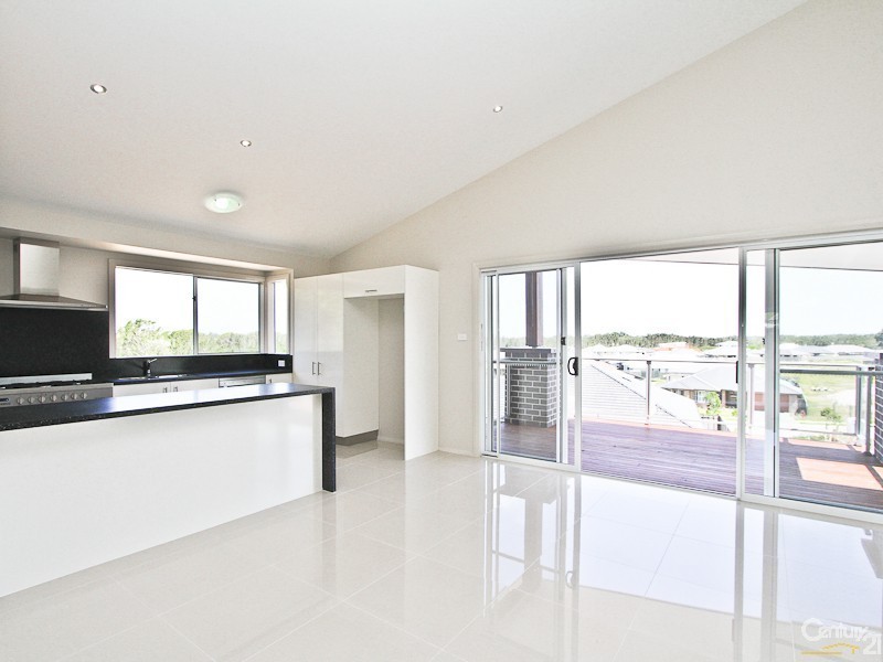 11 John Darling Avenue, Belmont North NSW 2280