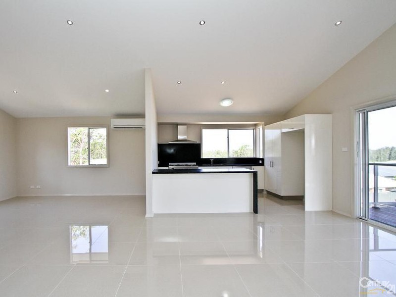 11 John Darling Avenue, Belmont North NSW 2280