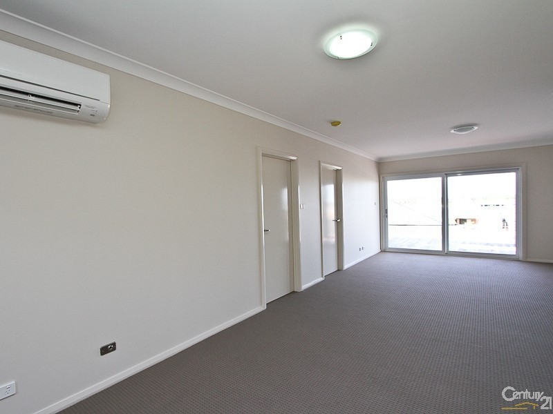 11 John Darling Avenue, Belmont North NSW 2280