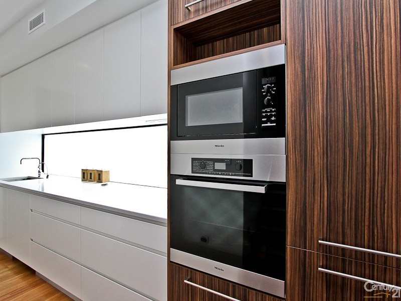 7 Mawson Close, Caves Beach NSW 2281