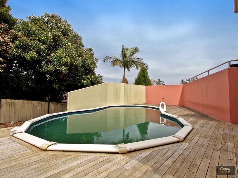 3 Mountbatten Place, Valentine NSW 2280