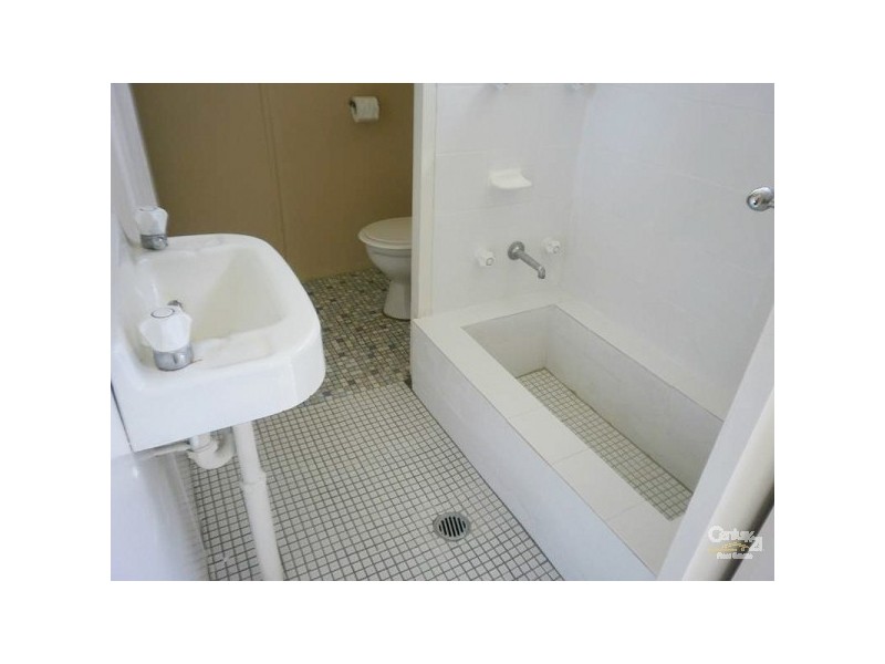 2/13 Kuranda Crescent, Kotara NSW 2289