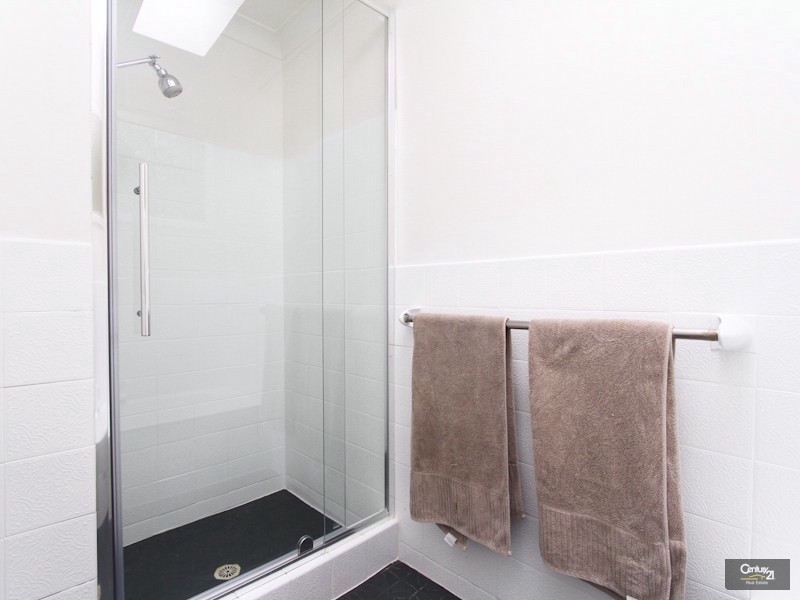 1 Gayton Close, Warners Bay NSW 2282