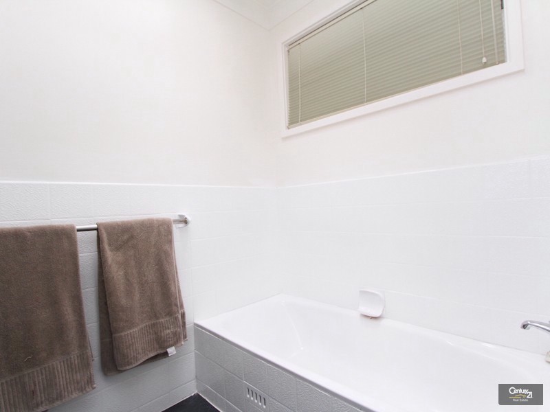 1 Gayton Close, Warners Bay NSW 2282