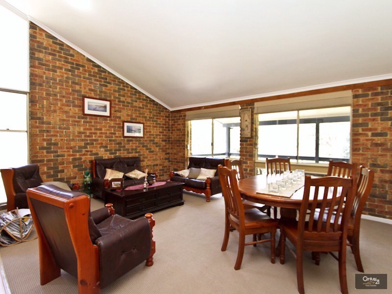 11 Clare Close, Eleebana NSW 2282