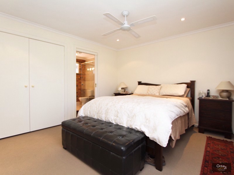 11 Clare Close, Eleebana NSW 2282