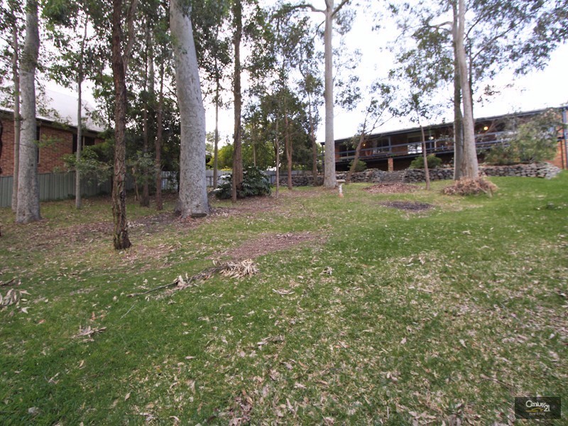 11 Clare Close, Eleebana NSW 2282