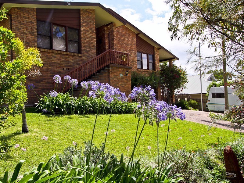 10 Lurnea Crescent, Valentine NSW 2280