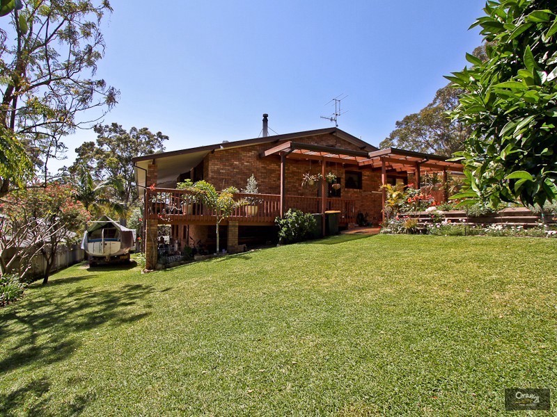 10 Lurnea Crescent, Valentine NSW 2280