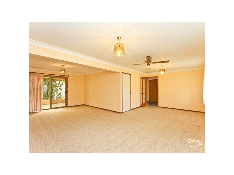 12 Seaview Close, Eleebana NSW 2282
