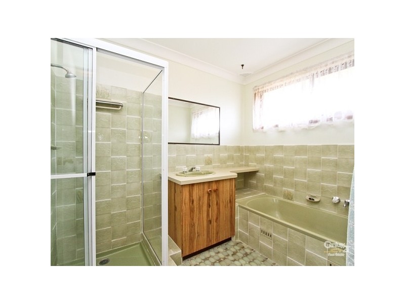12 Seaview Close, Eleebana NSW 2282