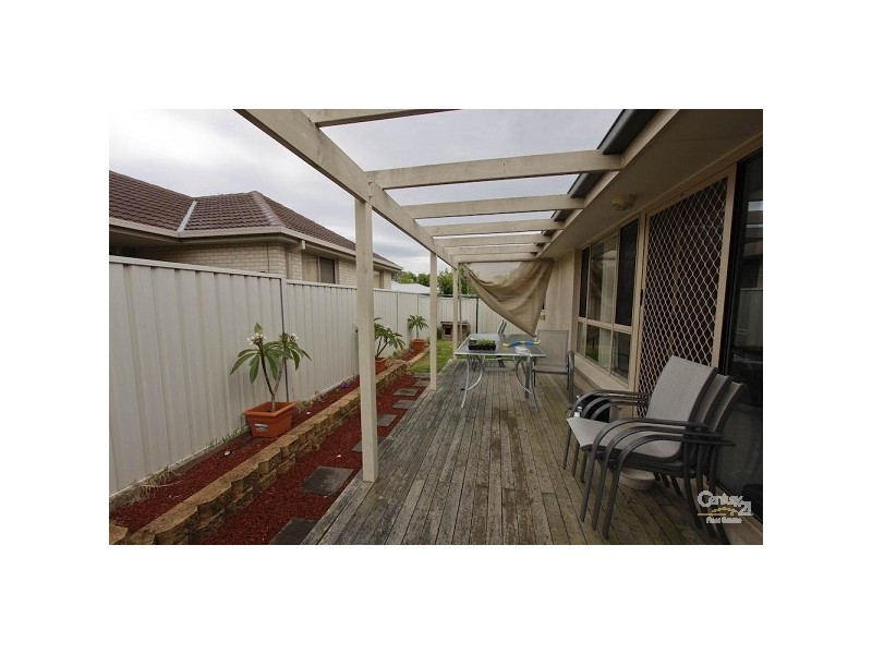 6 Wildwood Way, Valentine NSW 2280