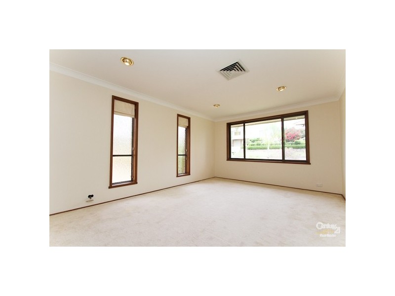 5 Rothglen Close, Valentine NSW 2280