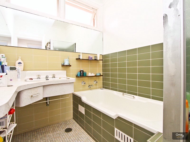 15 Werona Crescent, Valentine NSW 2280