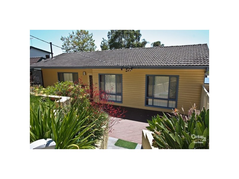 674 Macquarie Drive, Eleebana NSW 2282