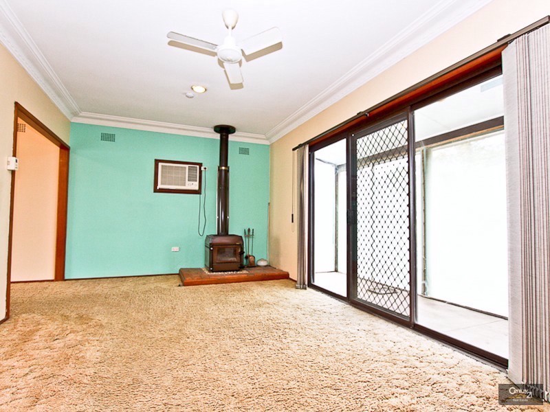 34 Robertson Road, Valentine NSW 2280