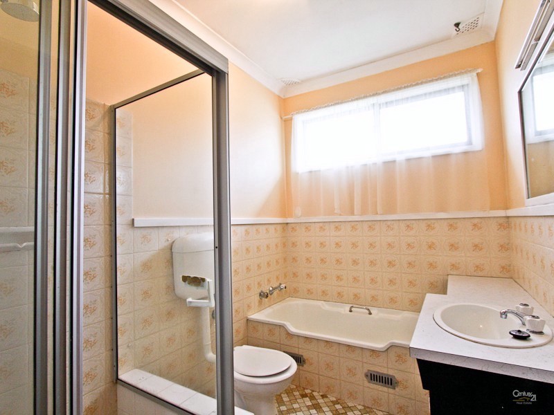 34 Robertson Road, Valentine NSW 2280