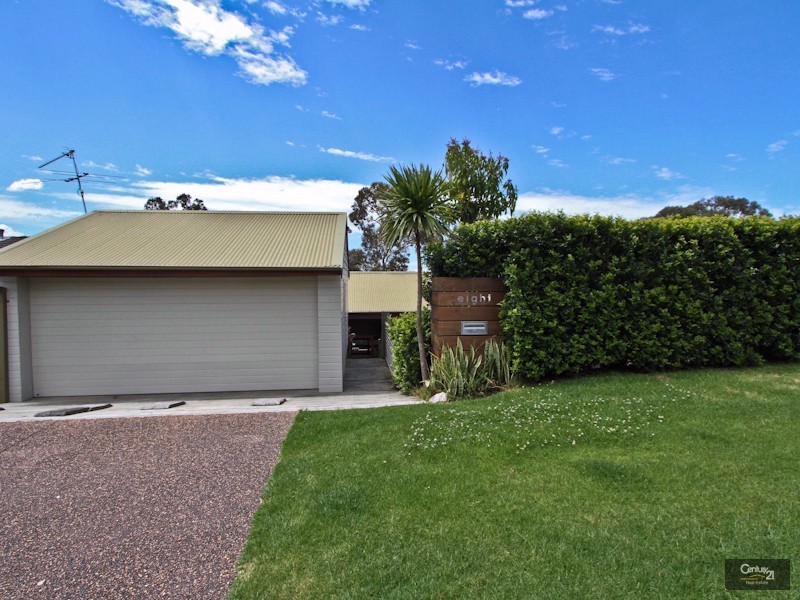 8 Robertson Road, Valentine NSW 2280