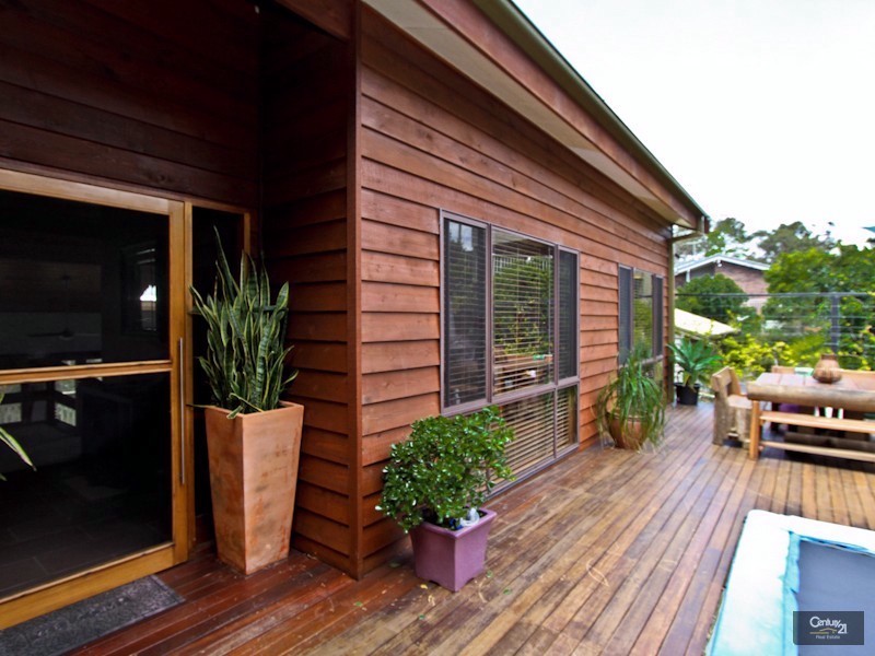 8 Robertson Road, Valentine NSW 2280
