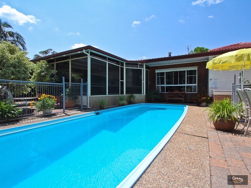 11 Julie Avenue, Warners Bay NSW 2282