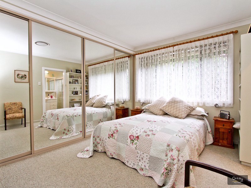 11 Julie Avenue, Warners Bay NSW 2282