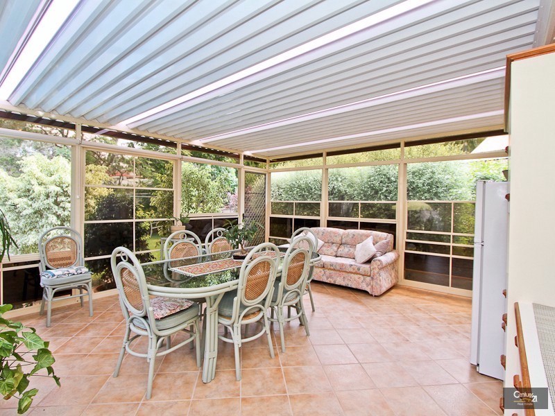 11 Julie Avenue, Warners Bay NSW 2282