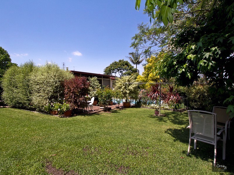 11 Julie Avenue, Warners Bay NSW 2282