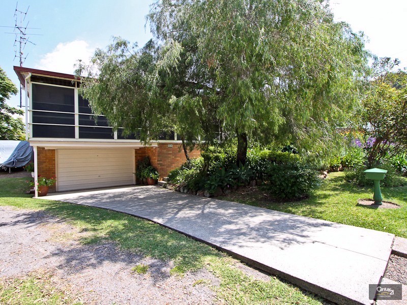 11 Julie Avenue, Warners Bay NSW 2282