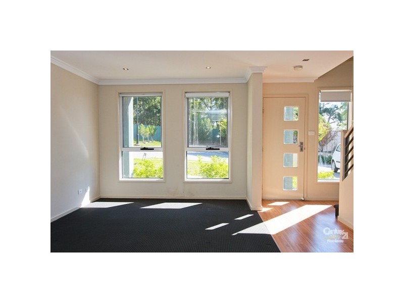 1 Japonica Place, Valentine NSW 2280