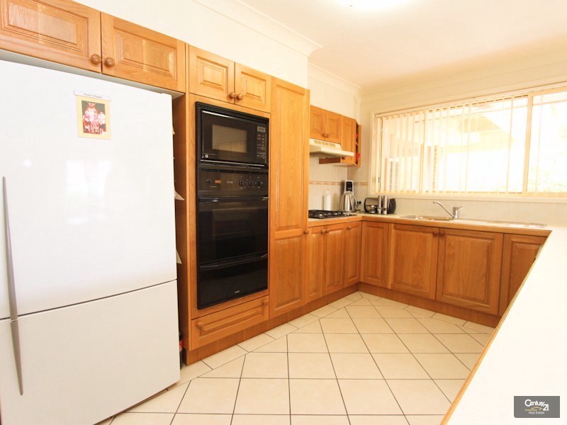 10 Monarch Crescent, Valentine NSW 2280
