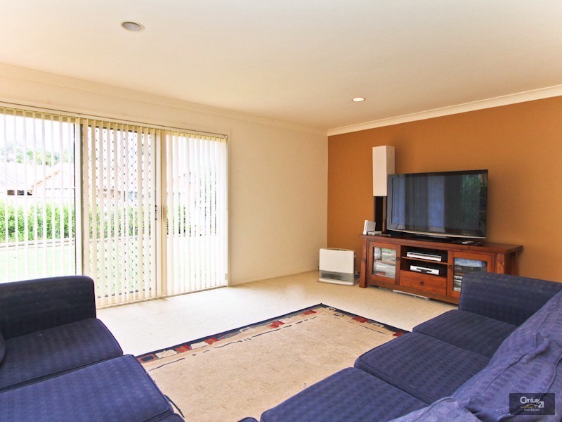 10 Monarch Crescent, Valentine NSW 2280