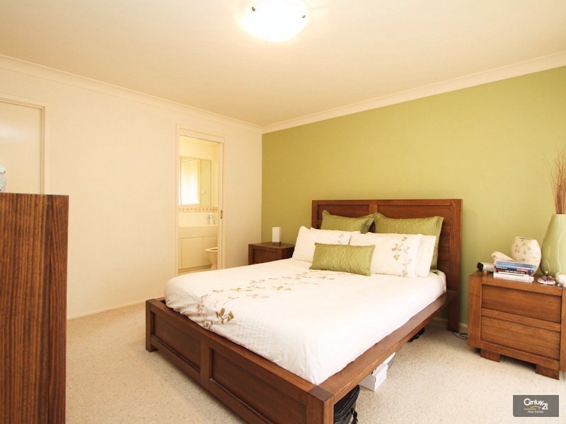 10 Monarch Crescent, Valentine NSW 2280